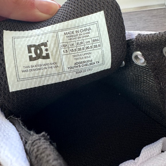 GIRLS' DC LITTLE KID & BIG Kid  SNEAKERS size 1.5 never worn - Picture 5 of 6